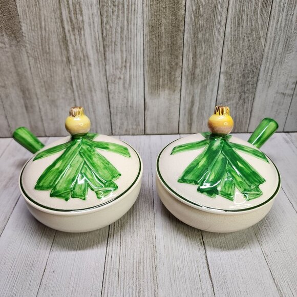 Vtg Ceramic Bowls with Handle and Lids Leek Design Set Of 2 - Made in Luxembourg - Picture 1 of 9